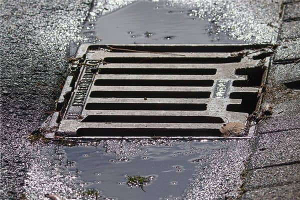 梦见排水沟