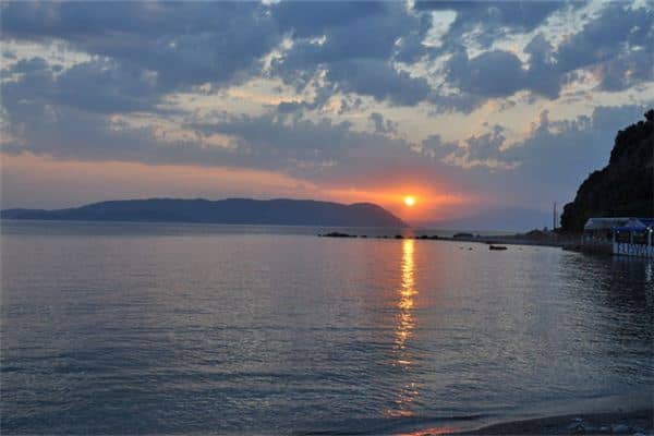 梦见太阳沉入大海是什么意思