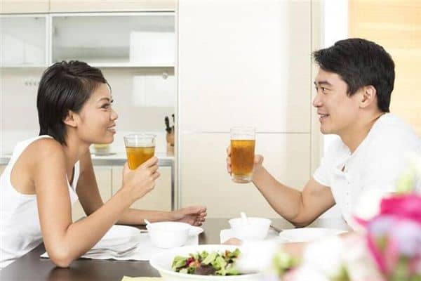 梦见与情人一起进餐是什么意思