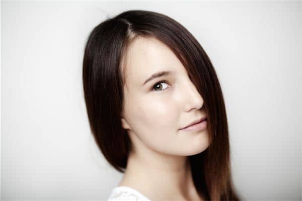 梦见头发长在脸上是什么意思