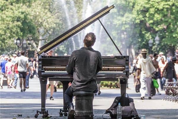 梦见听钢琴音乐是什么意思