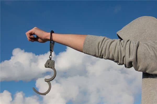 梦见追小偷是什么意思