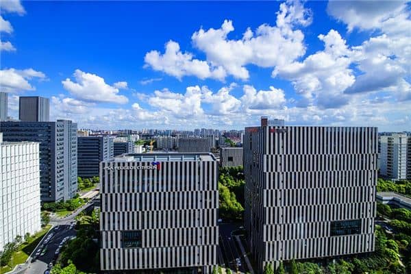 梦见顶楼