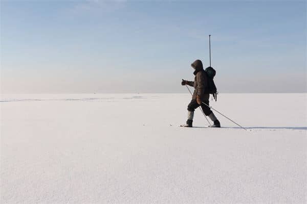 梦到雪地里行走是什么意思