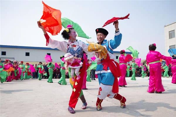 已婚女人梦见扭秧歌是什么意思