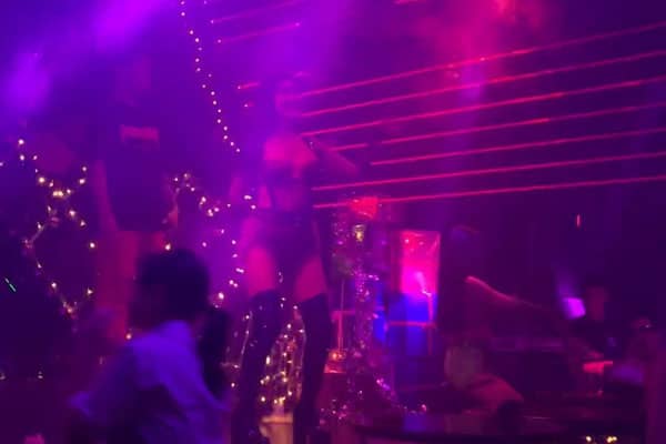 梦见喝多了酒和别人跳舞是什么意思