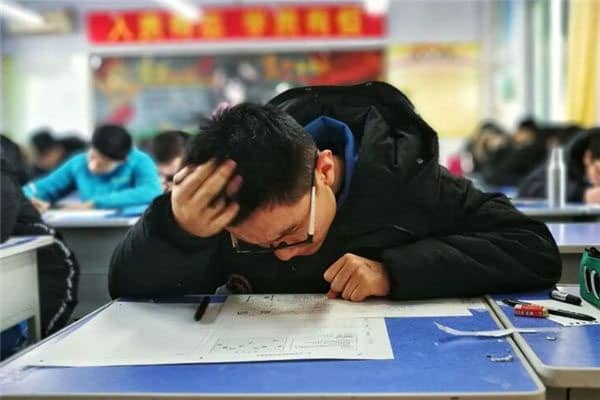 梦见考试不会做题是什么意思