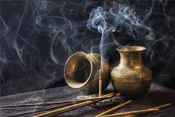 做梦梦见上香的寓意象征说法是什么意思