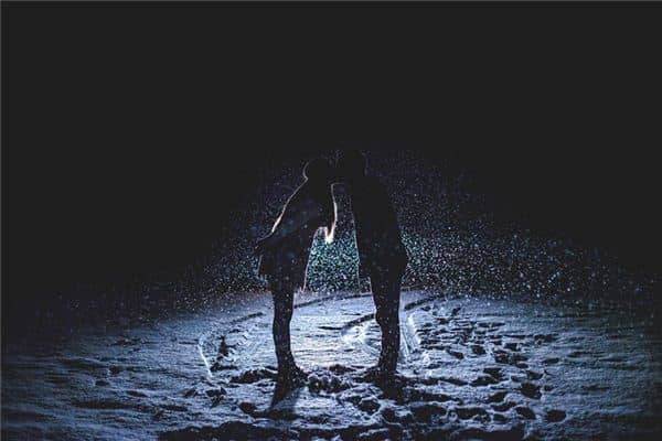 梦到与恋人接吻是什么意思