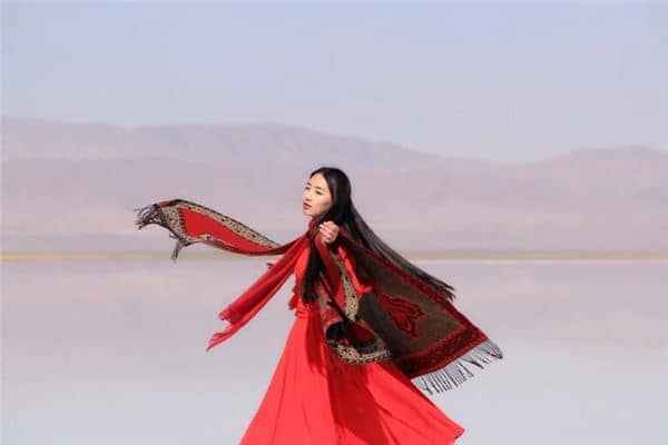梦见女生是什么意思