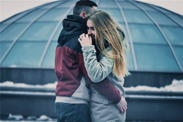 已婚女人梦见前男友是什么意思