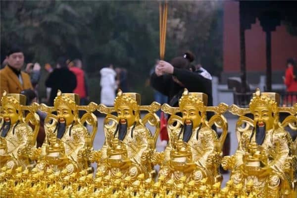 梦到一群神仙是什么意思