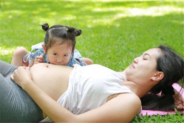 梦见妈妈怀孕了我很生气