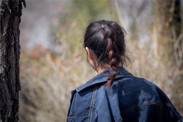 女人梦见自己扎马尾是什么意思