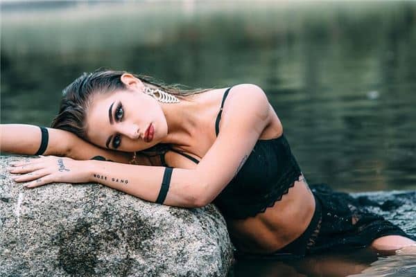 梦见卖婬女是什么意思