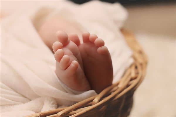女人梦见自己生了孩子是什么意思