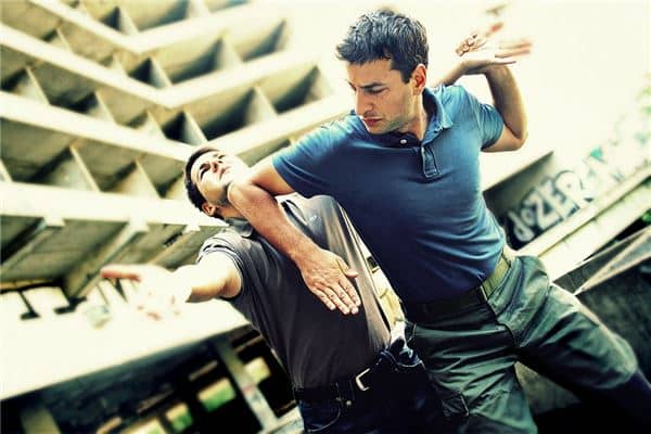 梦见跟人打架是什么意思
