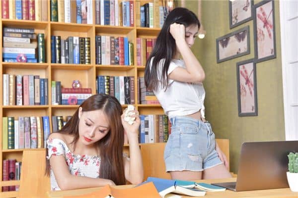 梦见和好姐妹吵架是代表什么是什么意思