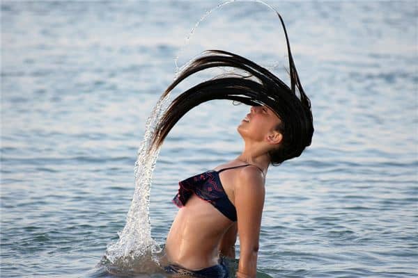 女人梦见掉头发秃顶是什么意思