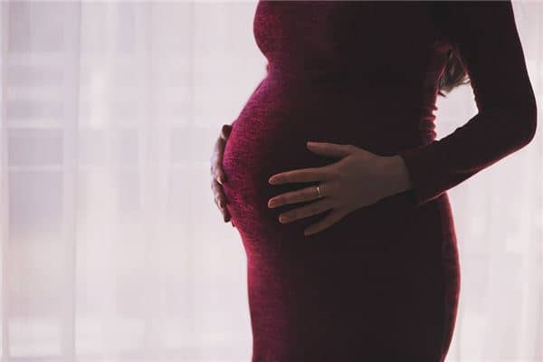 梦见闺蜜怀孕生孩子是什么意思