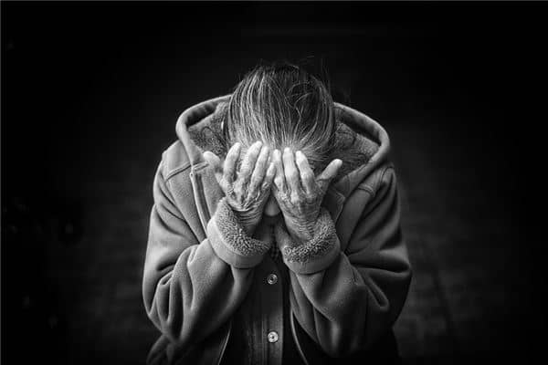 梦见死去的人预示什么是什么意思