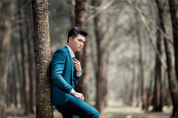 女人做梦梦见熟悉男人是什么意思