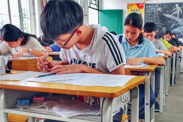 梦见复读参加高考是什么意思