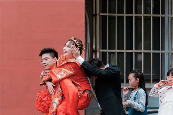 梦到自己结婚很仓促是什么意思