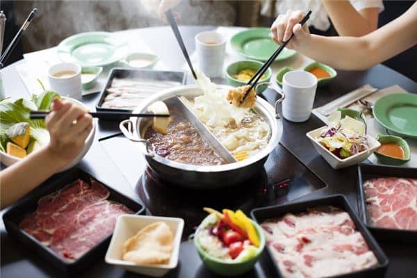 梦到吃火锅吃得比较满意是什么意思