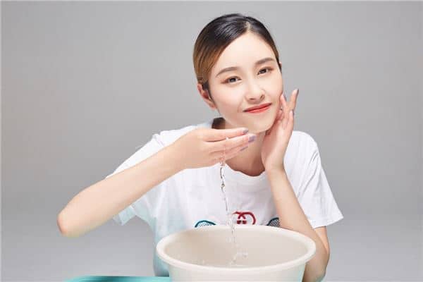 梦见洗脸周公解梦是什么意思