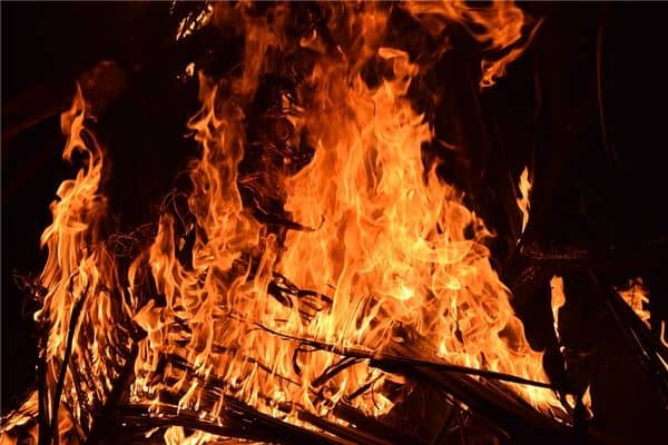 梦见别人家着火了是什么征兆是什么意思