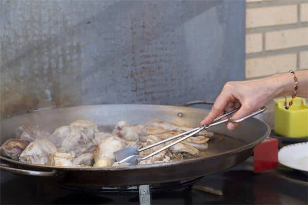 梦见做饭时起火是什么意思