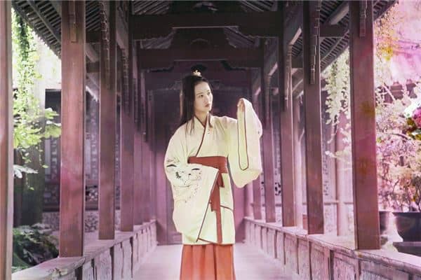 已婚女人梦见自己小便是什么意思