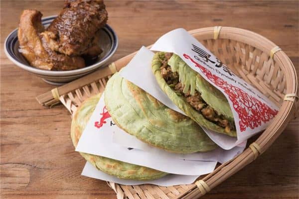 梦见吃烧饼夹肉是什么意思