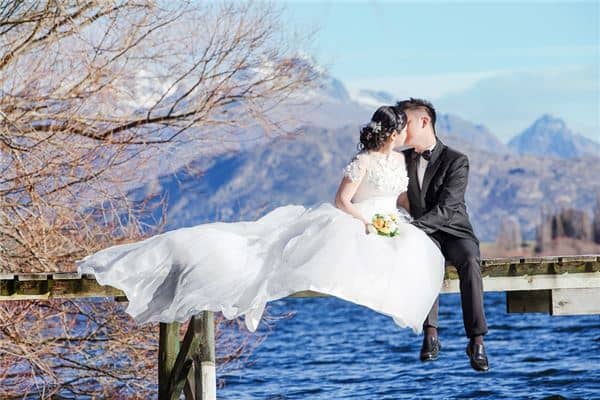 梦到别人结婚是什么意思