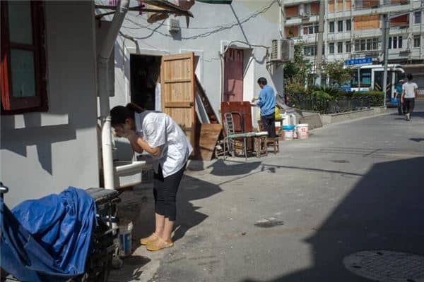 已婚女人梦见自己洗脸是什么意思
