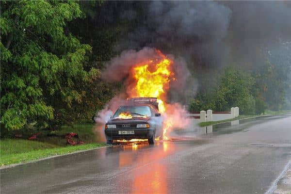 梦见自己车着火了是什么意思