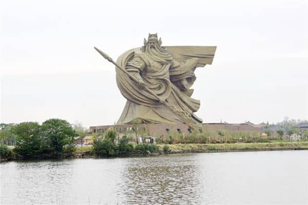 女人梦到关公像是什么意思