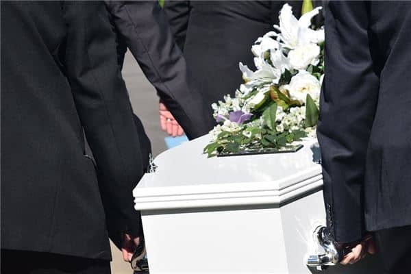 梦见抬棺材意味着什么对我们有什么影响是什么意思