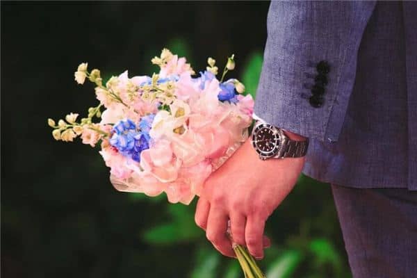 女人梦到手表链断了是什么意思