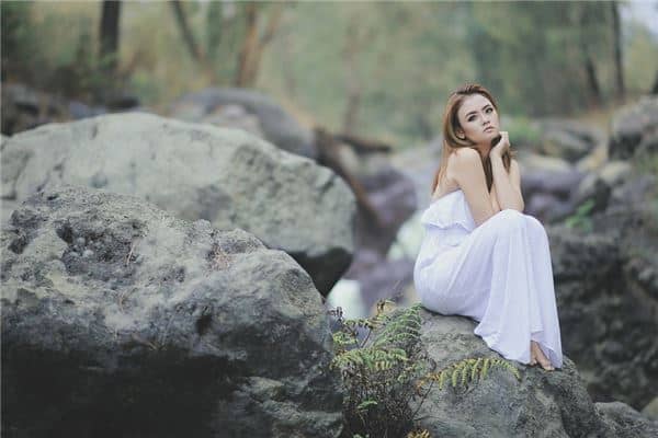 女人梦见衣服丢了是什么意思