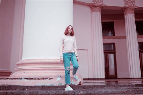 女人梦见自己内裤有血是什么意思