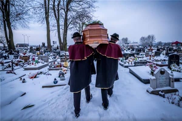 梦见红棺材里面有死人是什么意思