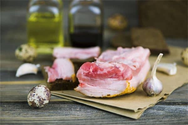 梦见肥肉生蛆是什么意思