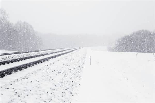 梦见六月下雪是什么意思