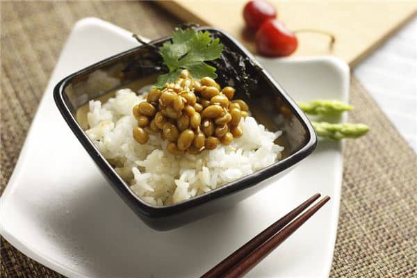 梦见别人送饭好不好