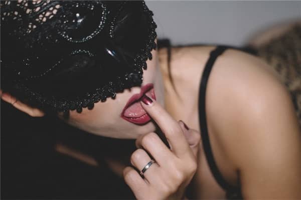 梦见嘴舔洒地上的汤是好事还是坏事