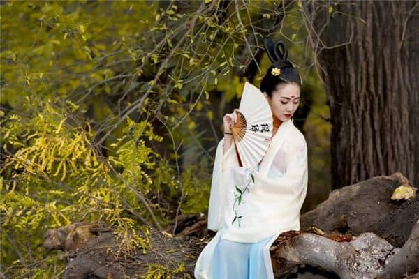 梦到女名演员有什么寓意吗