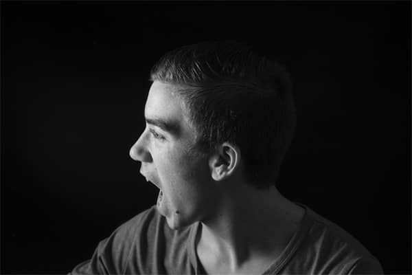 梦到叫死人名字啥意思