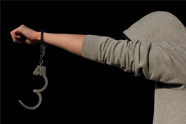 梦见自己被坏人抓走是什么意思